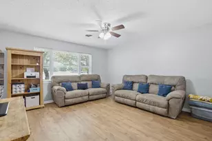 714 Decatur St, Bowie, TX 76230 - Photo 5