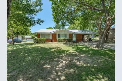 714 Decatur Street, Bowie, TX 76230 - Photo 15