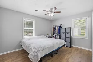 714 Decatur St, Bowie, TX 76230 - Photo 9