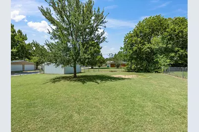 714 Decatur Street, Bowie, TX 76230 - Photo 5