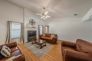 8252 Lesley Ln, Watauga, TX 76148 - Photo 5