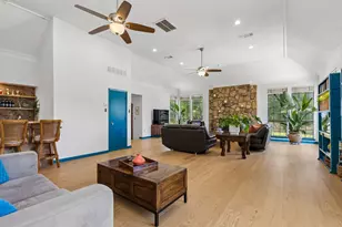 205 Balboa St, Irving, TX 75062 - Photo 11