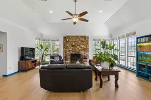 205 Balboa St, Irving, TX 75062 - Photo 9