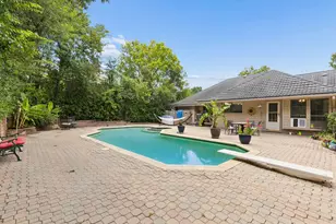 205 Balboa St, Irving, TX 75062 - Photo 5