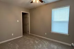 406 E Bonham St, Tom Bean, TX 75491 - Photo 17