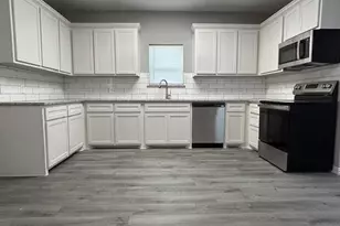 406 E Bonham St, Tom Bean, TX 75491 - Photo 11