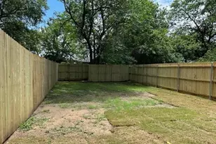 406 E Bonham St, Tom Bean, TX 75491 - Photo 25