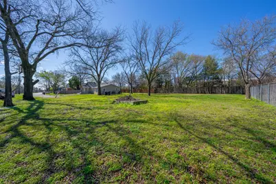 1609 N Brazos Avenue, Cleburne, TX 76031 - Photo 5