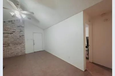 6800 S Creek Drive, Fort Worth, TX 76133 - Photo 3