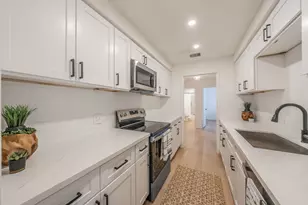 5945 Chimney Wood Cir, Fort Worth, TX 76112 - Photo 5