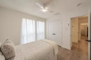 5945 Chimney Wood Cir, Fort Worth, TX 76112 - Photo 9