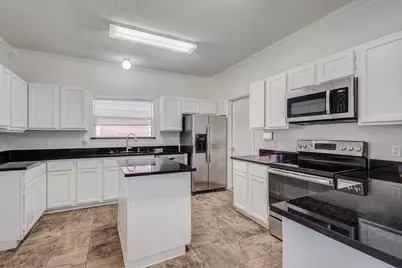811 Valleycreek Road, Mesquite, TX 75181 - Photo 13