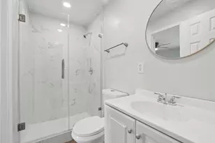 2221 Pennington Dr, Arlington, TX 76014 - Photo 5