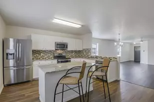 909 Anvil Creek Dr, Arlington, TX 76001 - Photo 3
