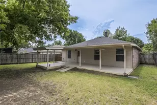 909 Anvil Creek Dr, Arlington, TX 76001 - Photo 9