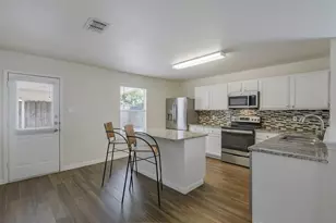 909 Anvil Creek Dr, Arlington, TX 76001 - Photo 17