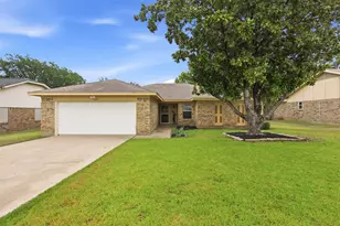 5536 Meadow Oak St, North Richland Hills, TX 76180 - Photo 1