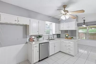 5536 Meadow Oak Street, North Richland Hills, TX 76180 - Photo 15
