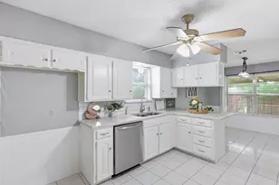 5536 Meadow Oak St, North Richland Hills, TX 76180 - Photo 15