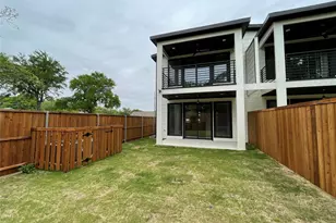 2417 N Winnetka Ave, Dallas, TX 75212 - Photo 33