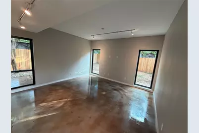 957 Woods Avenue, Fort Worth, TX 76102 - Photo 11