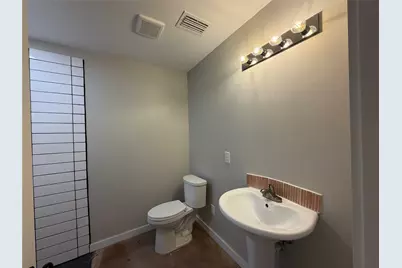957 Woods Avenue, Fort Worth, TX 76102 - Photo 5