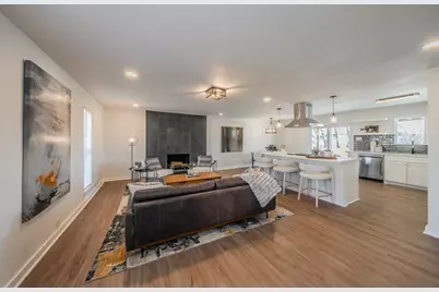 710 Meadow Lake Drive, Lakewood Village, TX 75068 - Photo 11