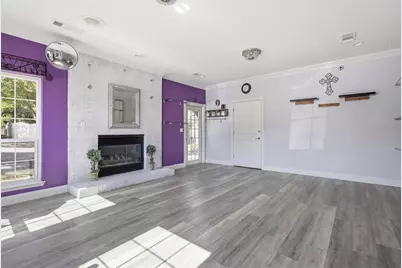 110 S Barto Street, Grapevine, TX 76051 - Photo 3