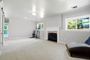 6813 Parkwood Dr, North Richland Hills, TX 76182 - Photo 23
