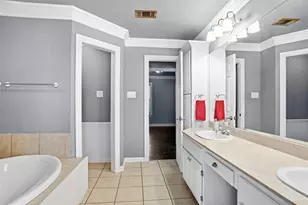 6813 Parkwood Dr, North Richland Hills, TX 76182 - Photo 21
