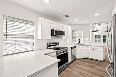 381 Arbor Lane, Euless, TX 76039 - Photo 9