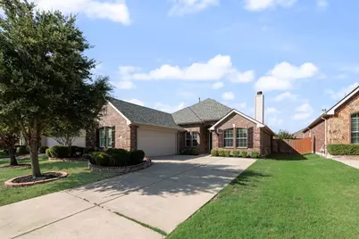 2347 Collin Drive, Grand Prairie, TX 75052 - Photo 3