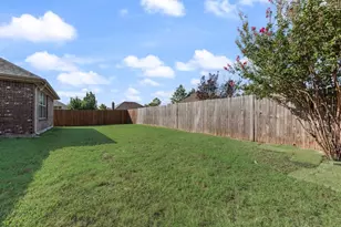 2347 Collin Dr, Grand Prairie, TX 75052 - Photo 33