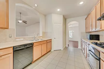 2347 Collin Drive, Grand Prairie, TX 75052 - Photo 9