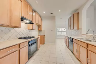 2347 Collin Drive, Grand Prairie, TX 75052 - Photo 11