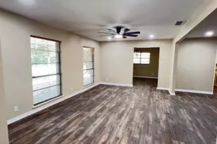 800 Western Hills Dr, Sherman, TX 75092 - Photo 5