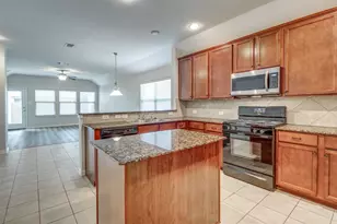 2100 Willow Creek Dr, Little Elm, TX 75068 - Photo 7