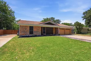 2237 Shady Brook Dr, Bedford, TX 76021 - Photo 5