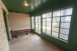 514 W Walker St, Breckenridge, TX 76424 - Photo 7