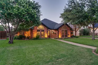 336 Shadow Wood Lane, Hurst, TX 76054 - Photo 3