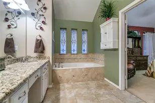 336 Shadow Wood Ln, Hurst, TX 76054 - Photo 23