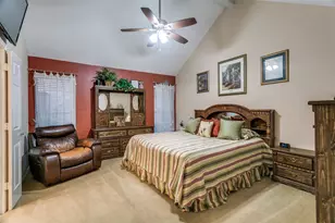 336 Shadow Wood Ln, Hurst, TX 76054 - Photo 21
