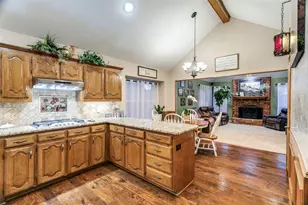 336 Shadow Wood Ln, Hurst, TX 76054 - Photo 15