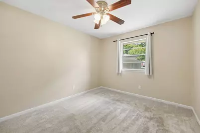 1034 8th Street, Grand Prairie, TX 75050 - Photo 17
