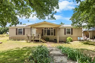 439 Slayden Dr, Sunset, TX 76270 - Photo 3