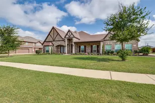 217 Castle Creek Dr, Red Oak, TX 75154 - Photo 5