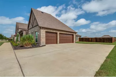 217 Castle Creek Drive, Red Oak, TX 75154 - Photo 7