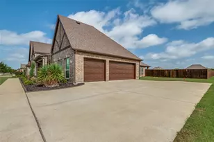 217 Castle Creek Dr, Red Oak, TX 75154 - Photo 7