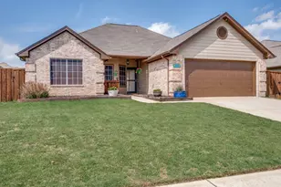 308 Glenview Dr, Aubrey, TX 76227 - Photo 9