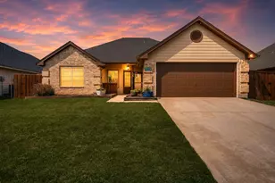308 Glenview Dr, Aubrey, TX 76227 - Photo 1
